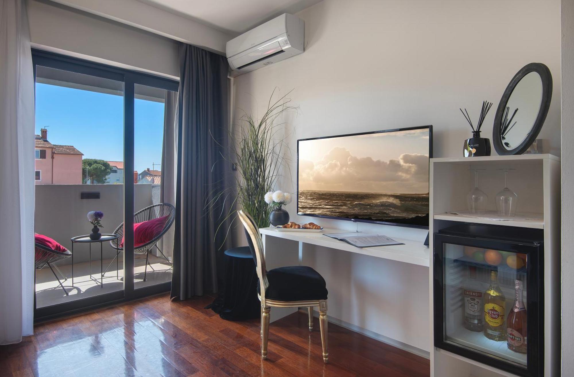 Boutique Hotel Chevalier By Bura Hotels - Adults Only Medulin Bagian luar foto